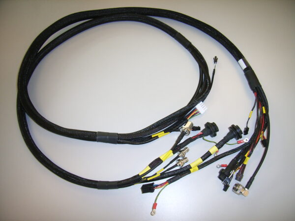 Cable harness inside antenna Explorer 81xx