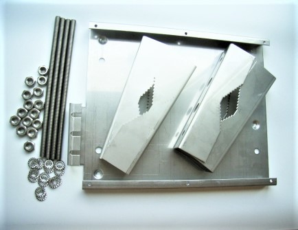 Mounting plate and fittings for mast for ATU