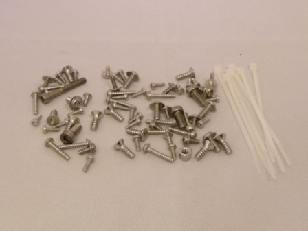 Screw / Strap Kit EXPLORER 325